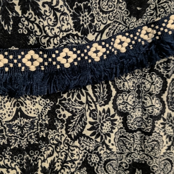 Maurices Navy Blue Patterned Tank Top Small - Picture 3 of 11